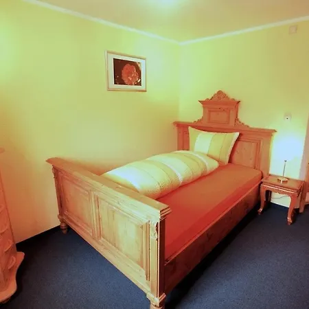Gelber Lowe Nichtraucherhotel Schwabach